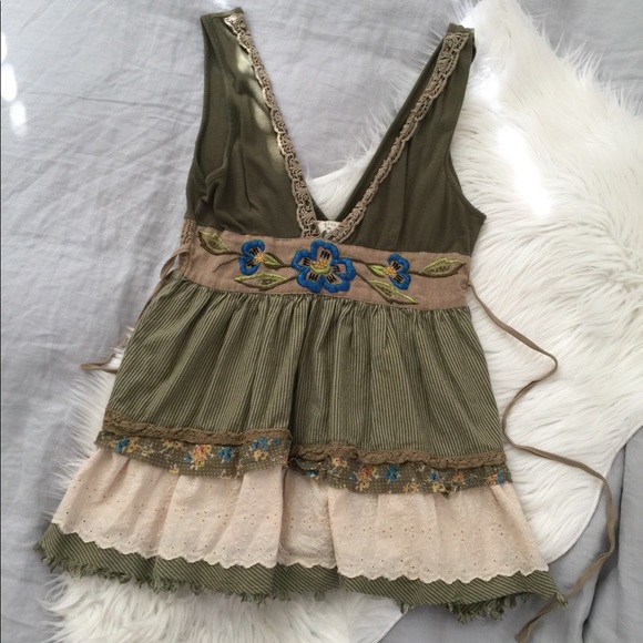 Free People Tops - FREE PEOPLE Olive Green Ruffle Sleeveless Boho Top